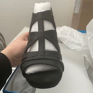 Easy street strappy sandals